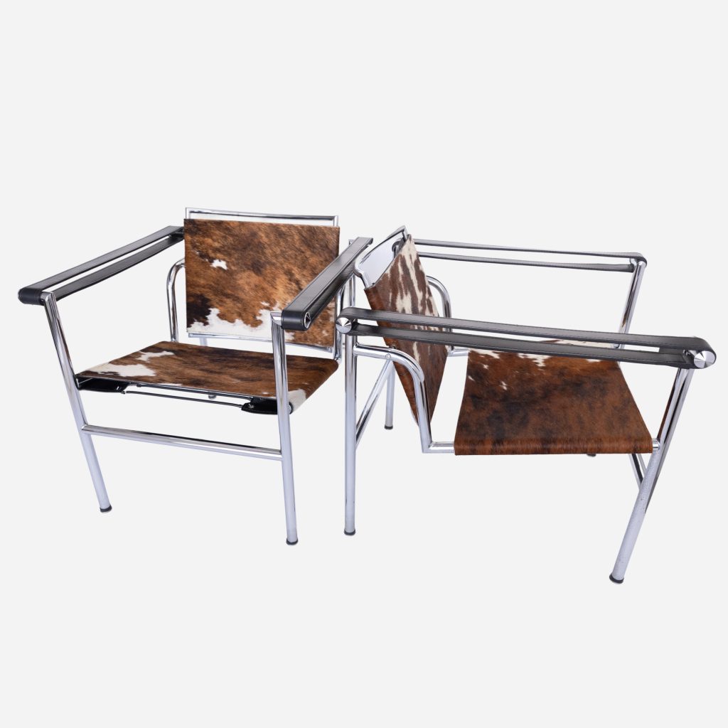 LC1 Cowhide Armchair