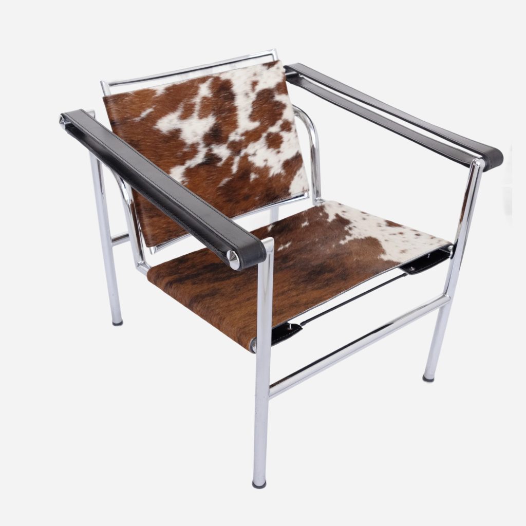 LC1 Cowhide Armchair