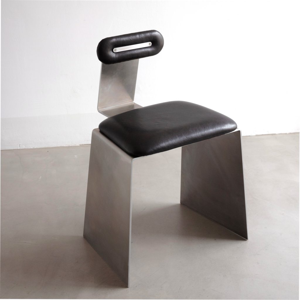 Capsule Leather Chair by Jakub Kubica