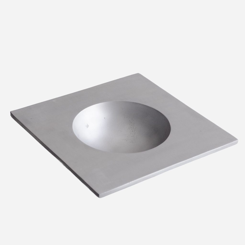 Metal plate Ligne Roset