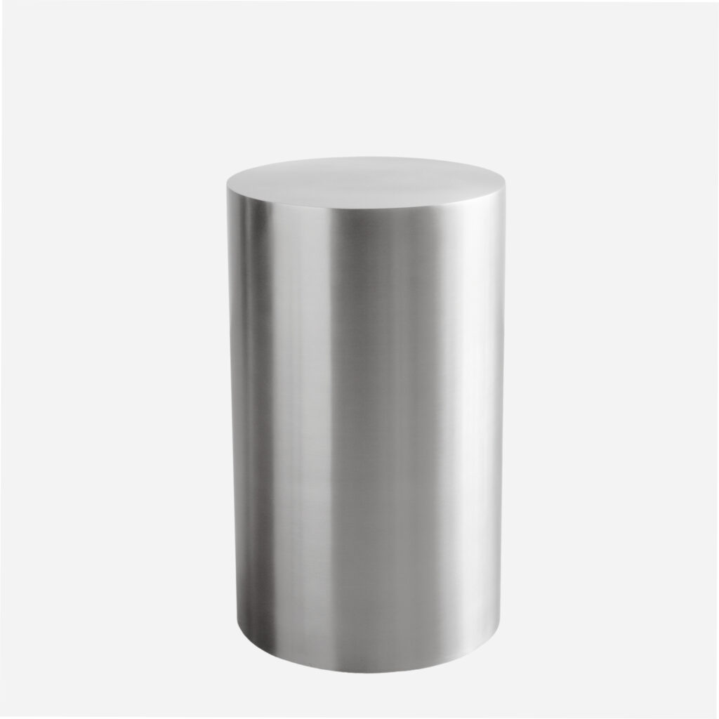 02 – Mini Round Metal Pedestal