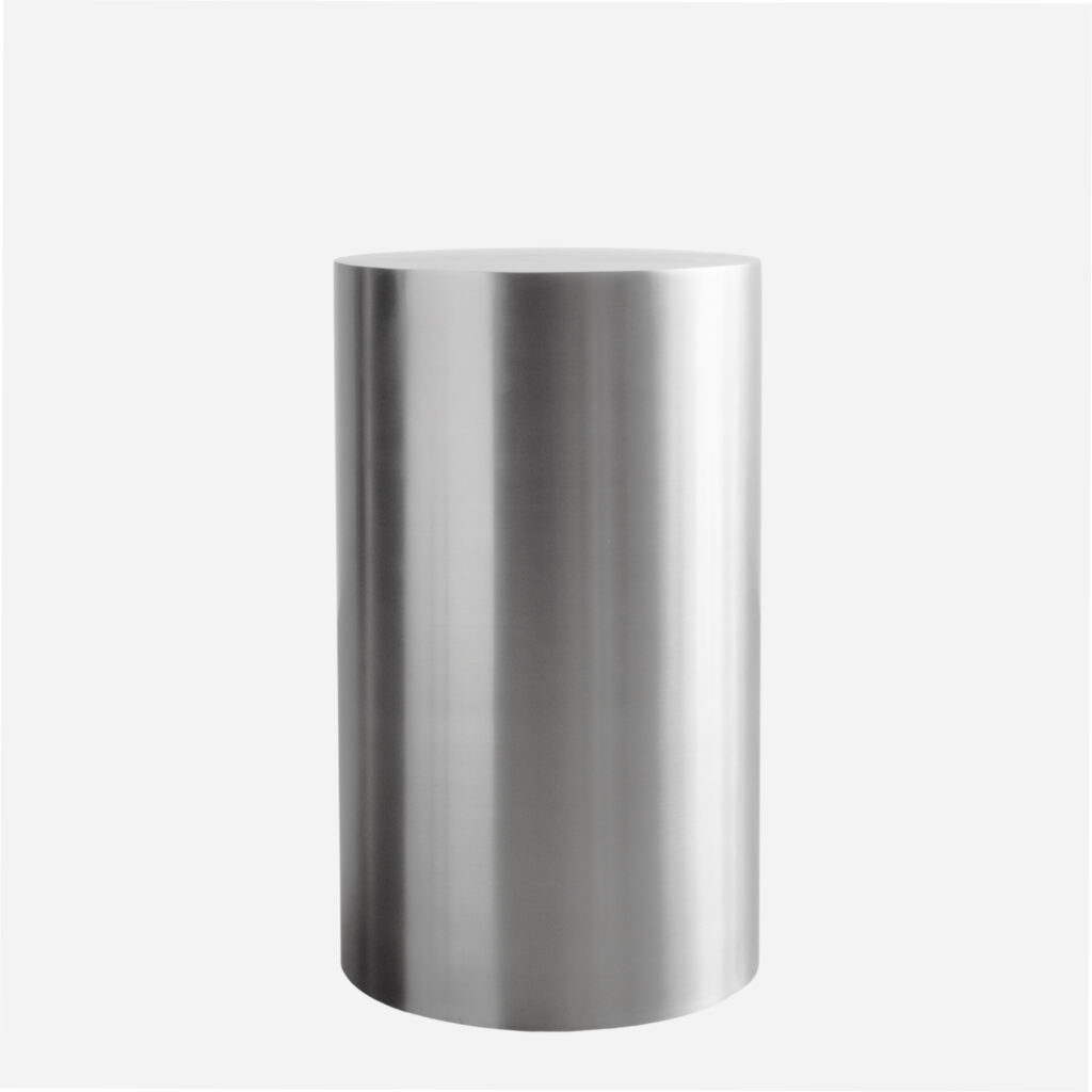 02 – Mini Round Metal Pedestal